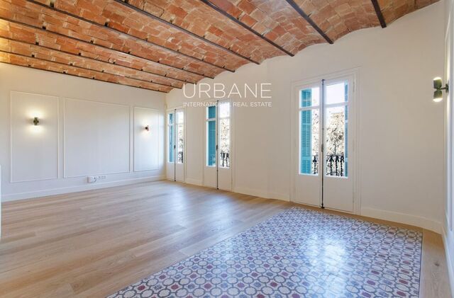 Brand New Renovated Apartment with Historical Charm and Sagrada Familia Views