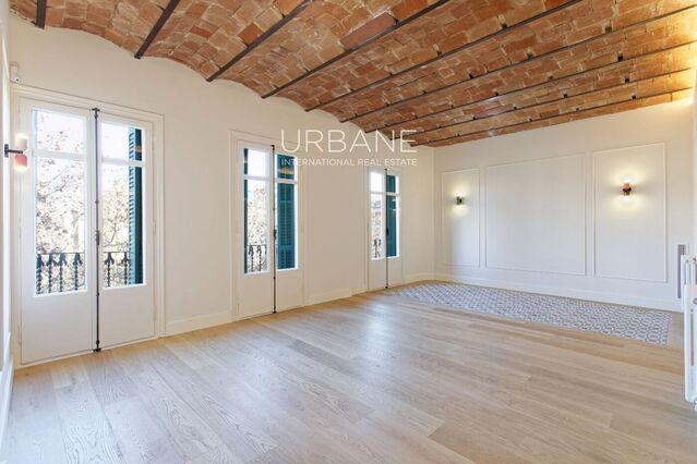 Brand New Renovated Apartment with Historical Charm and Sagrada Familia Views