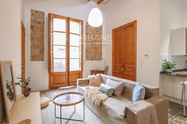 Charming, Newly Renovated Apartment in Barcelona City Center