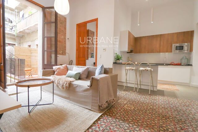 Charming, Newly Renovated Apartment in Barcelona City Center