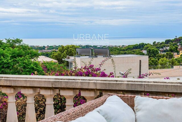 Preciosa vivienda a cuatro vientos con espectaculares vistas en Castelldefels