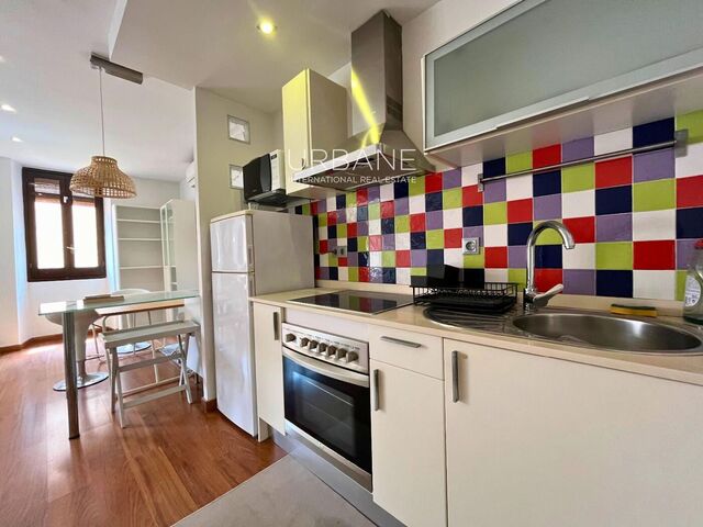 1-Bedroom Apartment for Sale with Access to Community Terrace – El Born