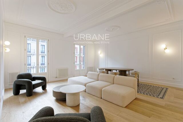Apartamento Moderno y Luminoso con Balcón en el Corazón del Eixample