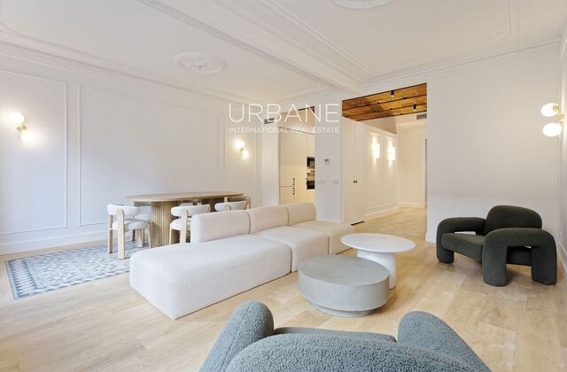 Apartamento Moderno y Luminoso con Balcón en el Corazón del Eixample