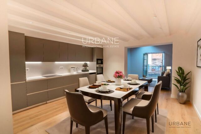 Charming 2-Bedroom Flat in Ciutat Vella, Barcelona | Fully Equipped Kitchen | 118sqm