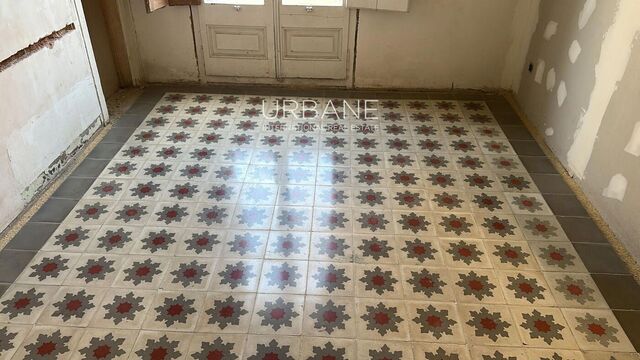 Piso Reformado con Tres Suites y Balcones en Eixample