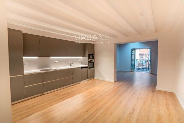 Luxuriöse 2-Zimmer-Wohnung in Ciutat Vella, Barcelona | Voll ausgestattete Küche & Parkettboden