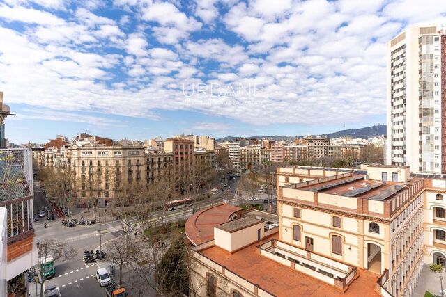 Espectacular ático de 5 dormitorios con terrazas panorámicas y vistas sobre Barcelona