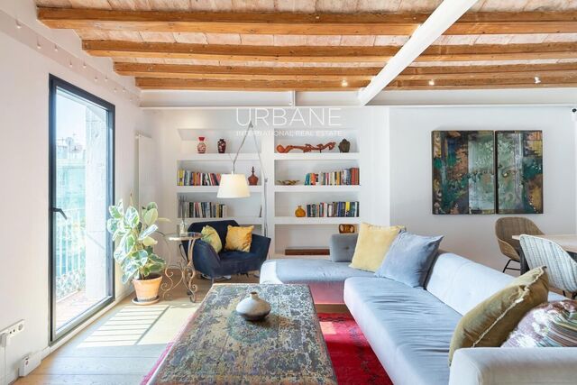 Encanto histórico y elegancia atemporal: su nuevo hogar en el corazón del Barrio Gótico