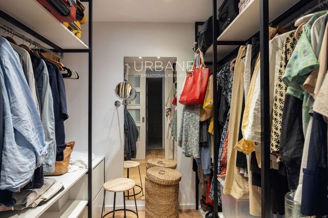 Encanto histórico y elegancia atemporal: su nuevo hogar en el corazón del Barrio Gótico