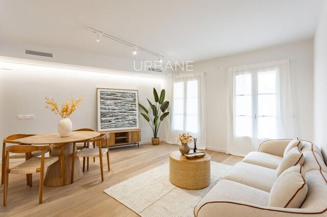 Exclusivo apartamento de diseño elegante y espacios generosos, con piscina para disfrutar todo el año