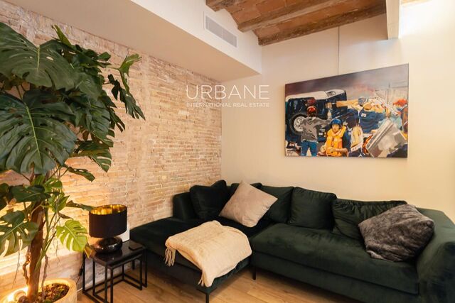 Hogar de Diseño de 3 Dormitorios con Terraza Privada y Piscina Comunitaria en Ciutat Vella