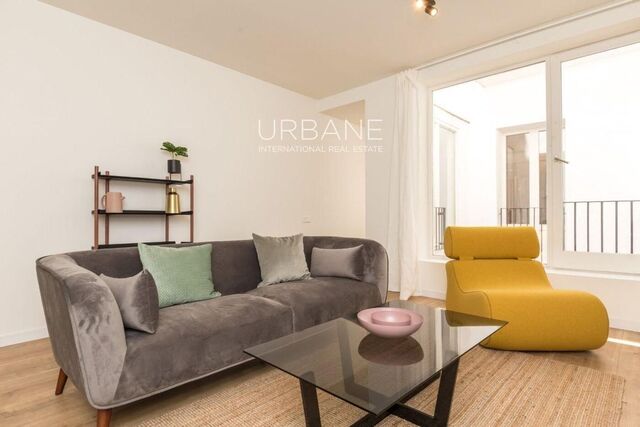 Renovierte Wohnung mit privater Terrasse im ersten Stock in El Born, Barcelona