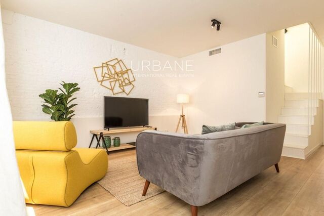 Renovierte Wohnung mit privater Terrasse im ersten Stock in El Born, Barcelona