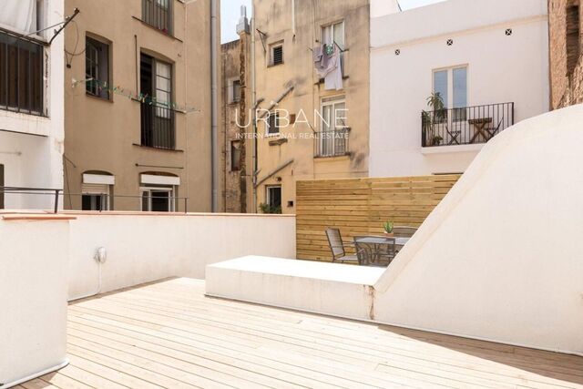 Renovierte Wohnung mit privater Terrasse im ersten Stock in El Born, Barcelona