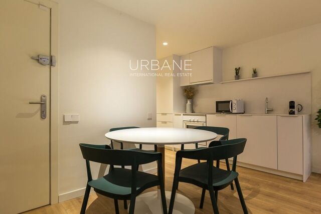 Piso reformado con terraza privada en El Born, Barcelona