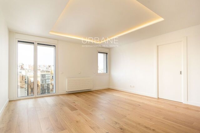 Charming 2-Bedroom Flat in Eixample, Barcelona | Fully Renovated with Original Elements
