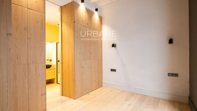 Dúplex moderno en planta baja en Gracia con terraza privada