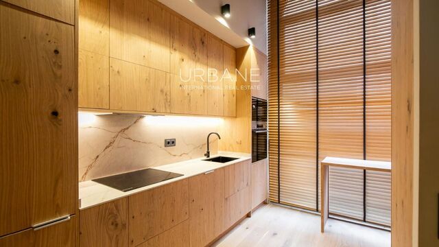 Dúplex moderno en planta baja en Gracia con terraza privada