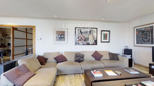 Vistas de Primera Línea a Casa Batlló en Passeig de Gràcia — Residencia de Lujo de 244 m²