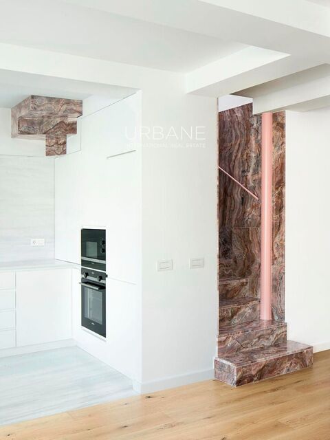 Ático Dúplex de Lujo con 3 Dormitorios, Terrazas y Azotea en Rambla Catalunya