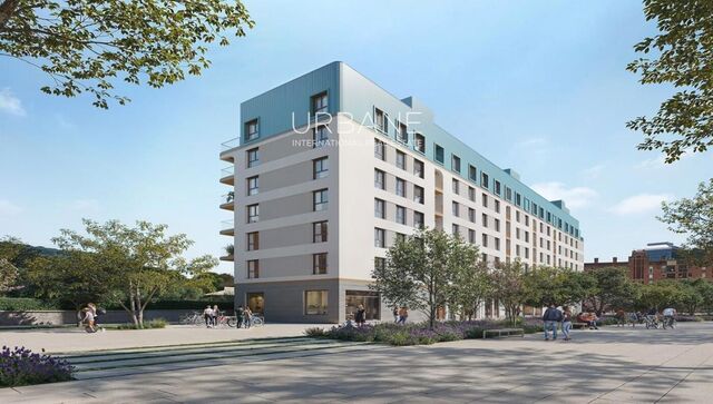 Luminoso Apartamento de 2 Dormitorios en Montjuïc con Vistas Verdes, Baños Modernos y Piscina en la Azotea