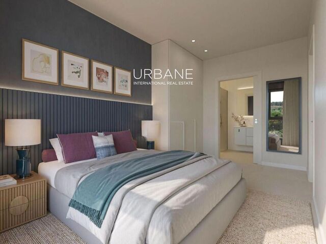 Amplio apartamento de 3 dormitorios y 2 baños en Montjuïc con terraza y piscina en la azotea