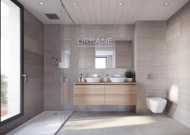 Luminoso Apartamento de 3 Dormitorios con Vistas al Mar, Terraza y Servicios Premium