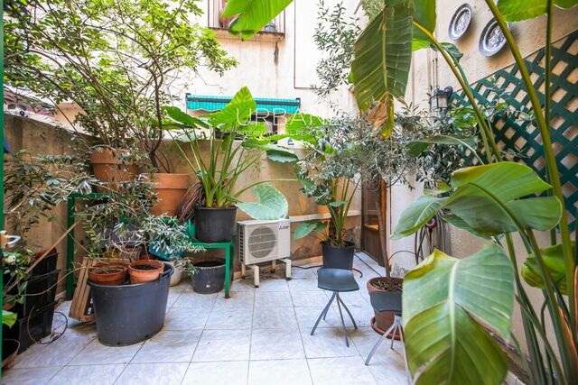 Charmante 2-Schlafzimmer-3-Badezimmer-Wohnung mit Terrasse im Herzen von Ciutat Vella