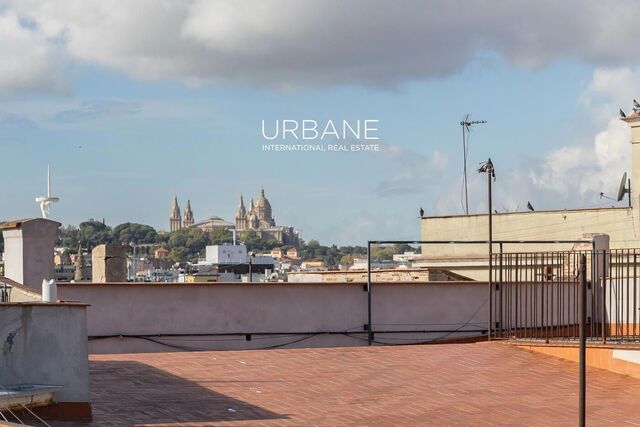 Große Investitionsmöglichkeit: Renovierungsbedürftige Wohnung im Herzen des Gotischen Viertels