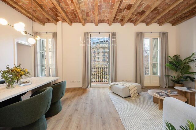 Elegante piso de 2 dormitorios con terraza y balcones en l'Antiga Esquerra de l'Eixample