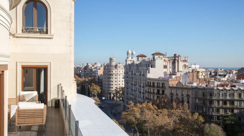 Guide amusant pour acheter un bien immobilier à Barcelone : La documentation simplifiée